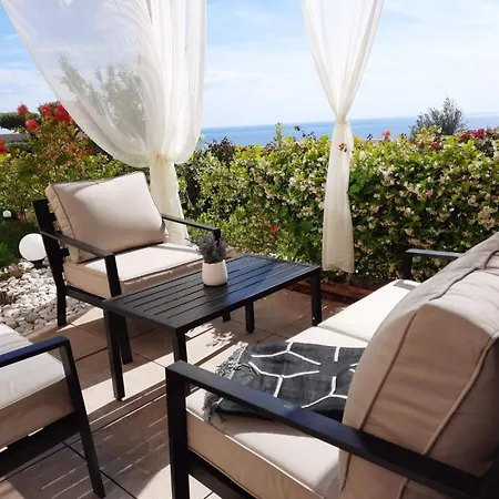 Sea La Sun, Coast Villa Palasë