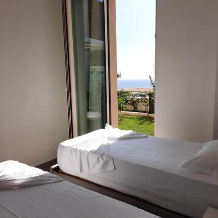Villa Sea La Sun, Coast